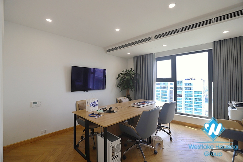 Large size apartment 4 bedrooms for rent at D' Leroi soleil Xuan Dieu.